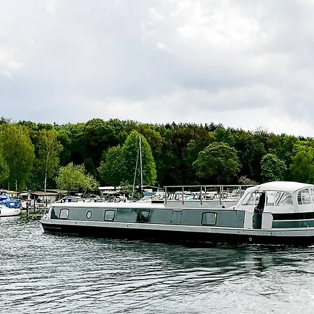 Botel Premium Hausboot Am Pichelssee - Madam President