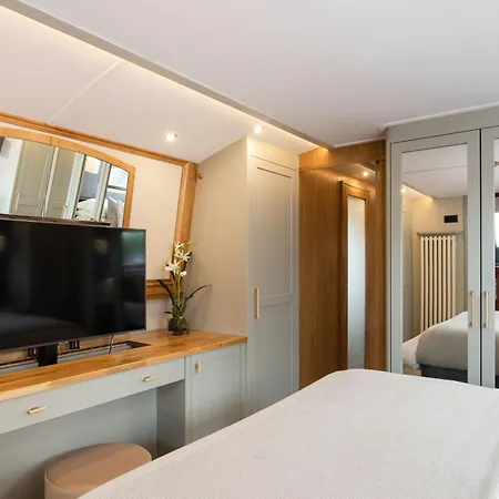 Botel Premium Hausboot Am Pichelssee - Madam President Berlin